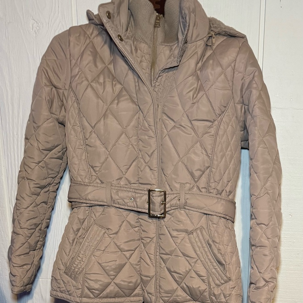 YMI Women’s Winter Coat Small Tan Belt Removable Hood zip/button closure